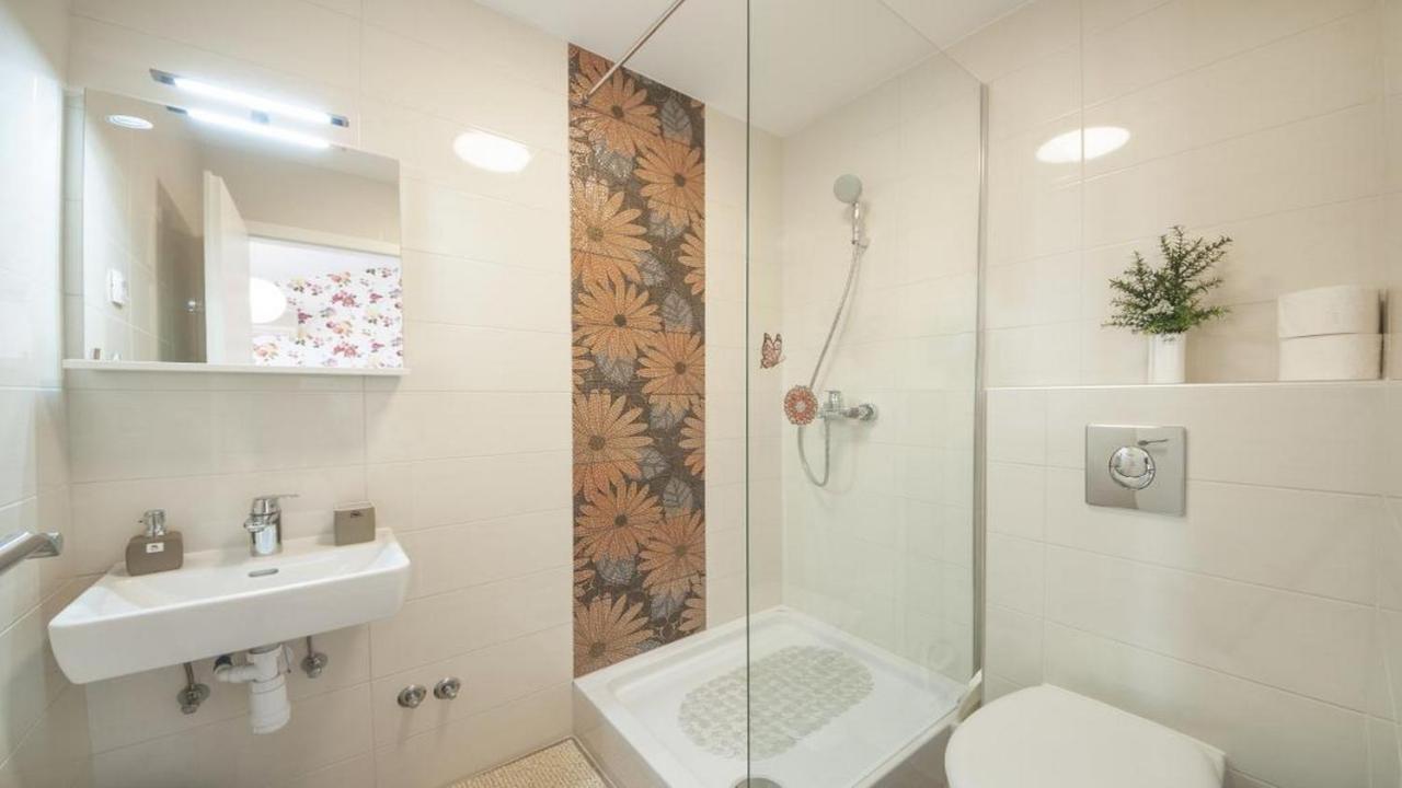 Apartments Angela Baška Voda Extérieur photo