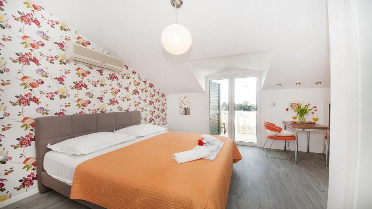 Apartments Angela Baška Voda Extérieur photo