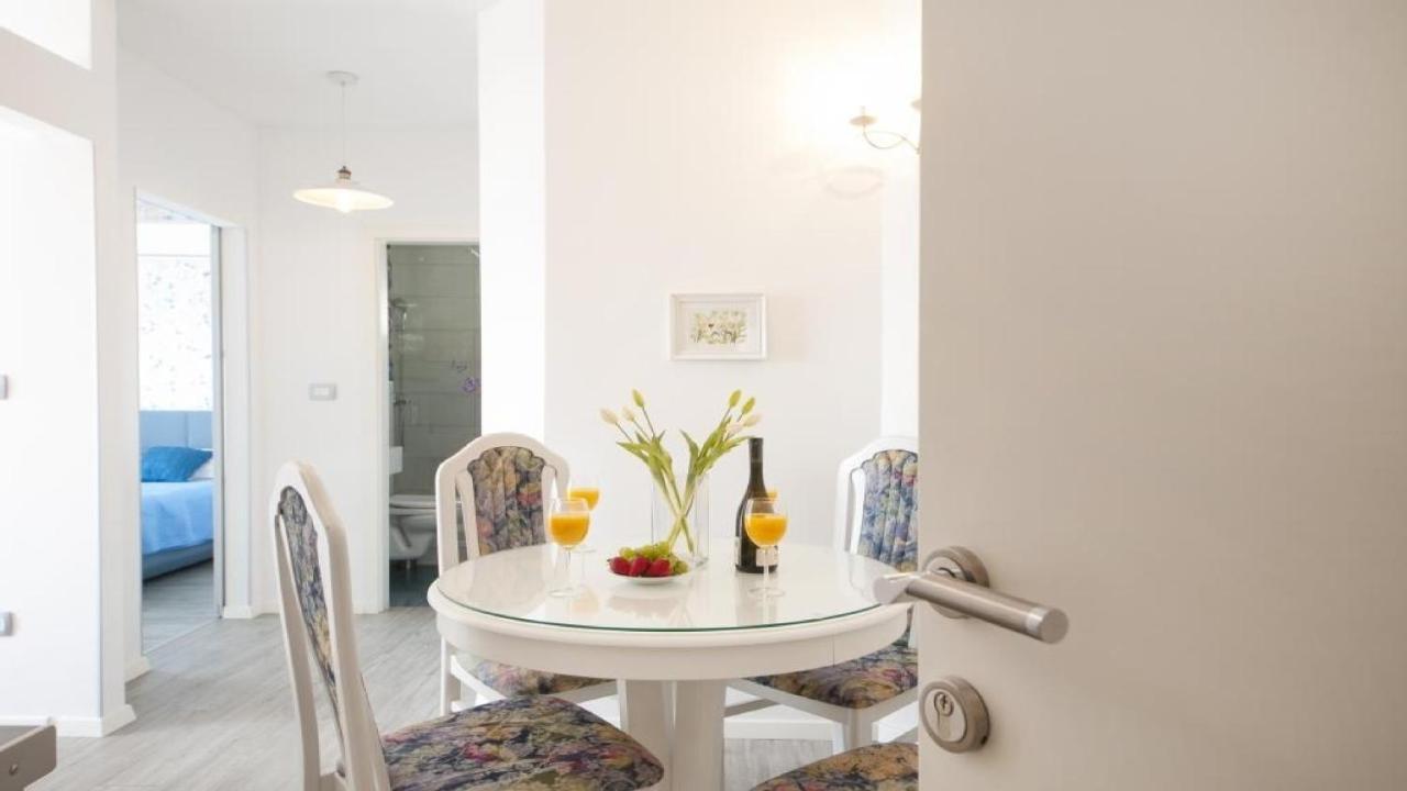 Apartments Angela Baška Voda Extérieur photo