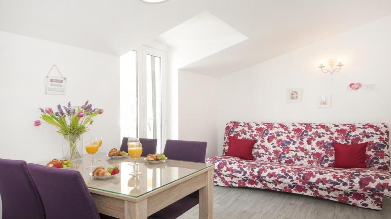 Apartments Angela Baška Voda Chambre photo