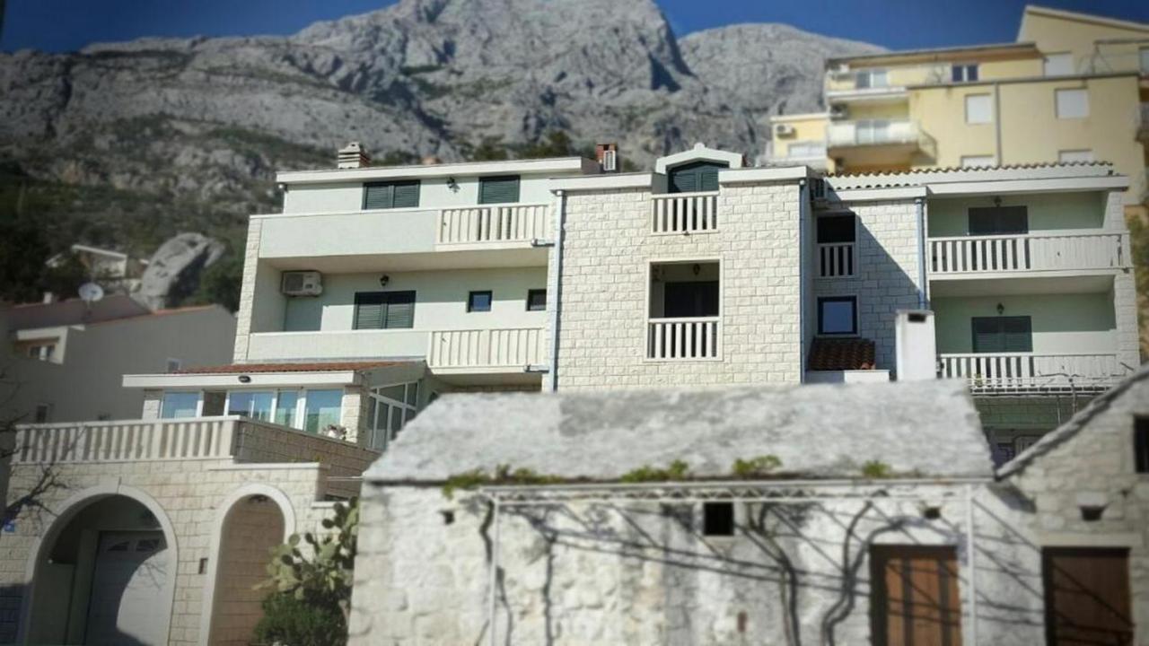 Apartments Angela Baška Voda Extérieur photo